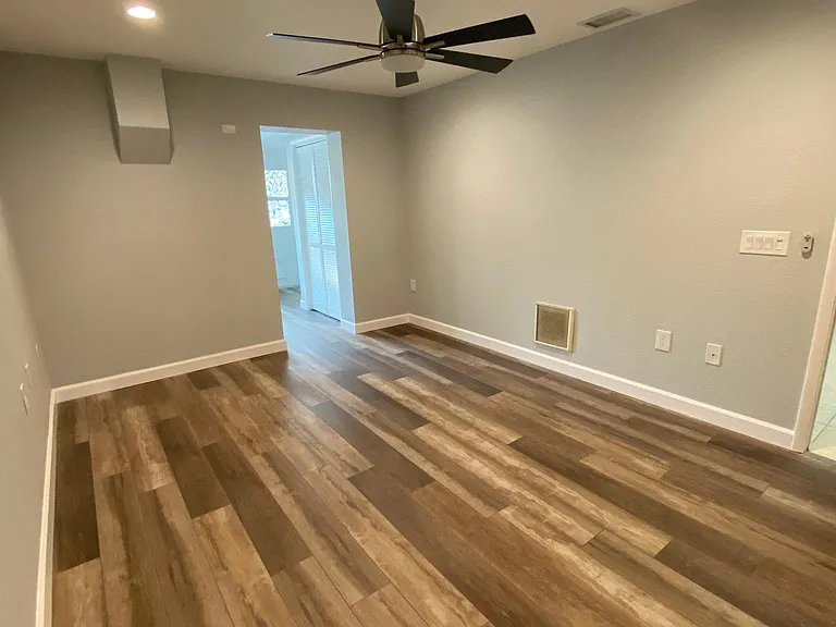 384 Estero Ct — Photo 9
