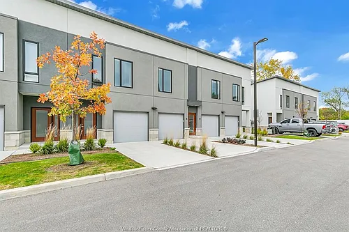 550 Sandison St Photo 1