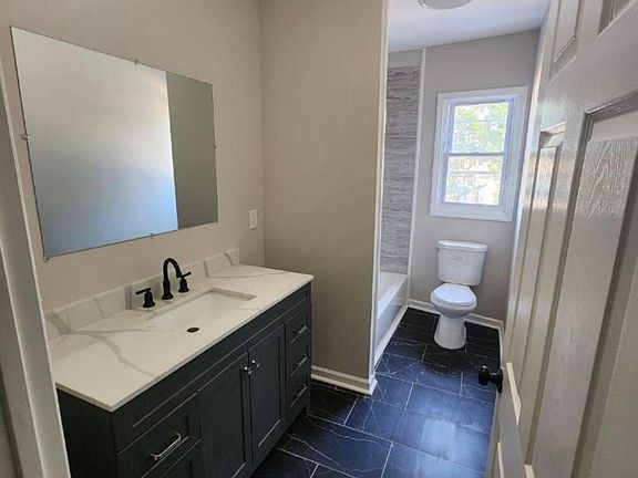 4th image of 560 Edgewood Ave Floor 1