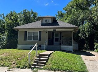 3203 E 68th St, Kansas City, MO 64132