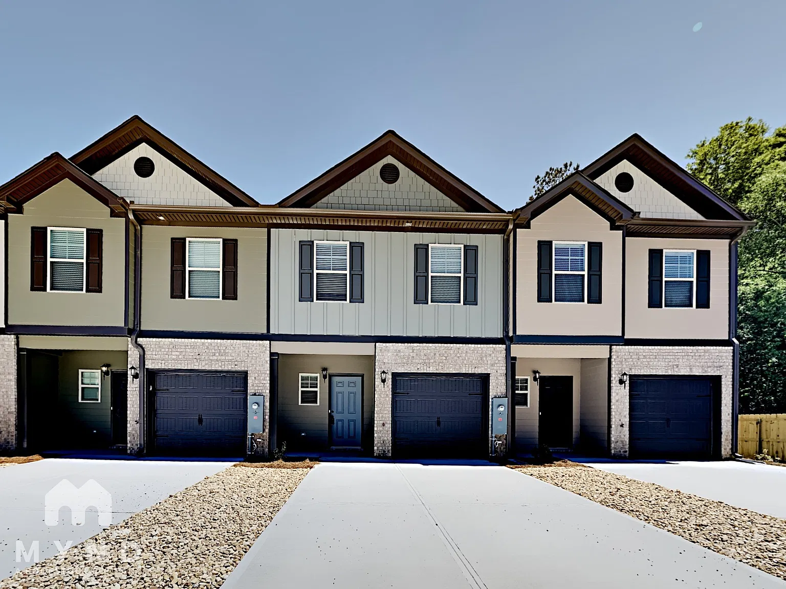 3 bed, 2.5 bath, 1483 sqft, $1,895 — Photo 1
