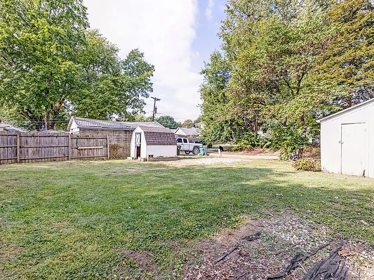 2815 Francis St — Photo 37