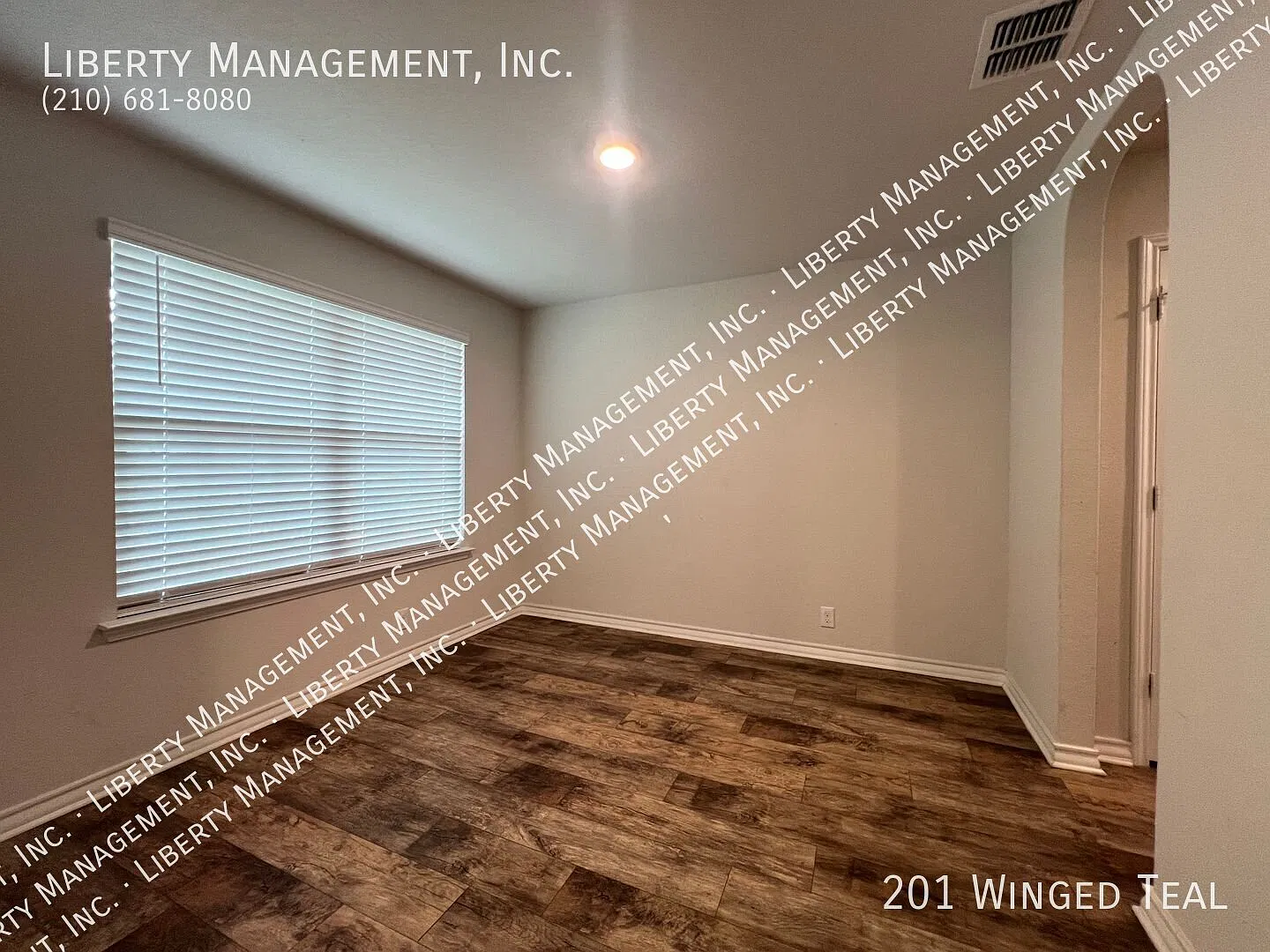 Beautiful 5 bedroom, 3.5 bath home located in Redbird Ranch — Photo 3