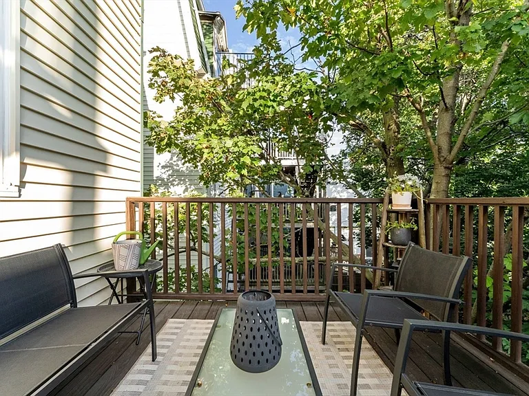 511 E 8th St #2 — Photo 14