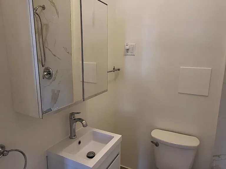 7 Thomas St #2 — Photo 3
