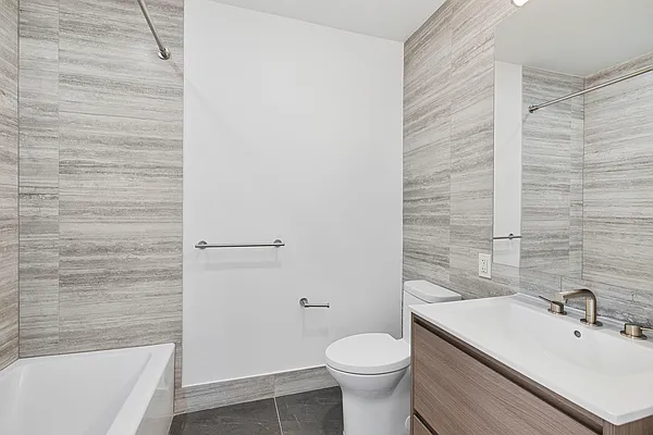 Bathroom, photo 2
