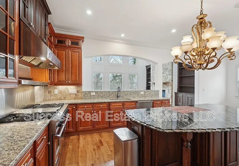 343 Summer Garden Dr — Photo 31