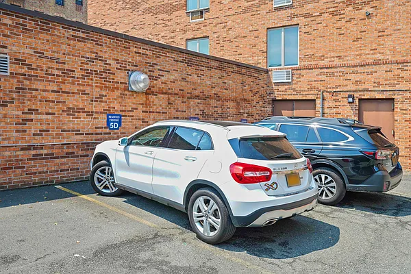 Sold by Daniel Gale Sotheby's International Realty | media 58