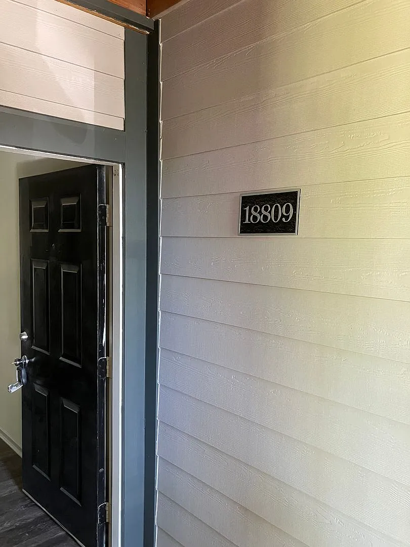 Cornelius waterfront condo — Photo 2