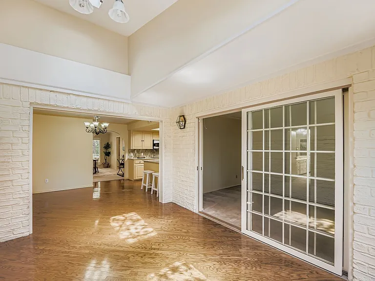 8104 East Ct — Photo 14