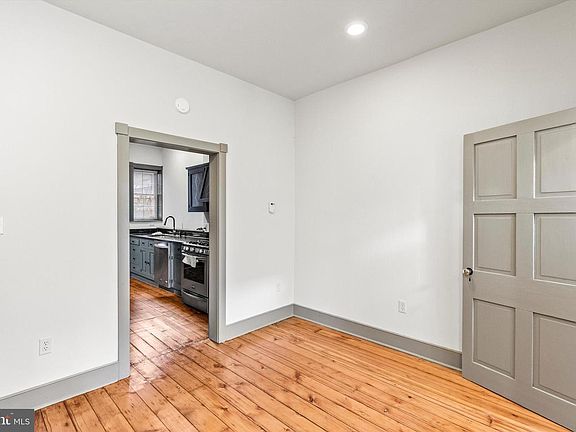 5th image of 41 W Philadelphia St