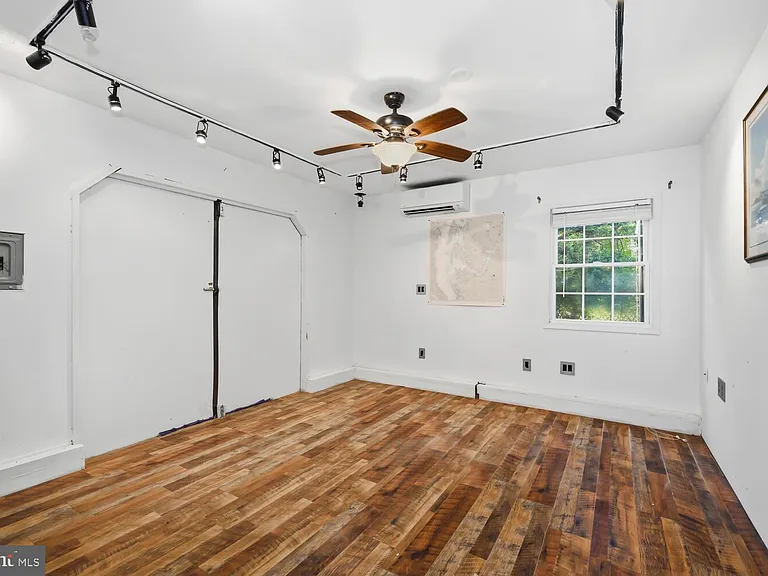 304 Elm Ave — Photo 18