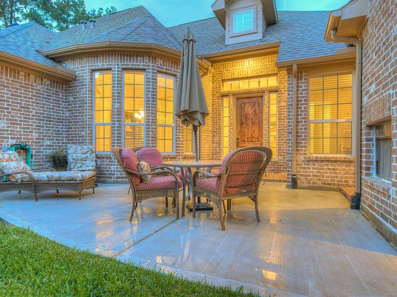 4th image of 18 Witherbee Pl