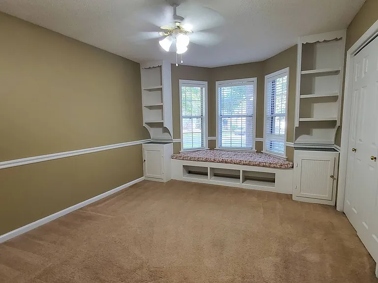 2403 Spring Valley Cir — Photo 5