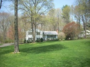 20 Sheridan Dr, New Canaan, CT 06840