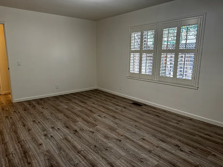 221 Colorado Ave — Photo 18