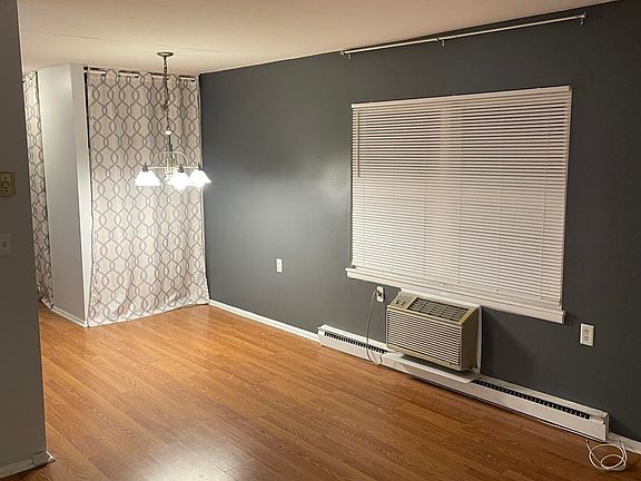 3rd image of 469D Thornbury Ct