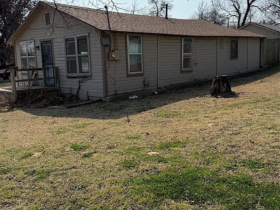 3rd image of 2509 N Outpost Dr