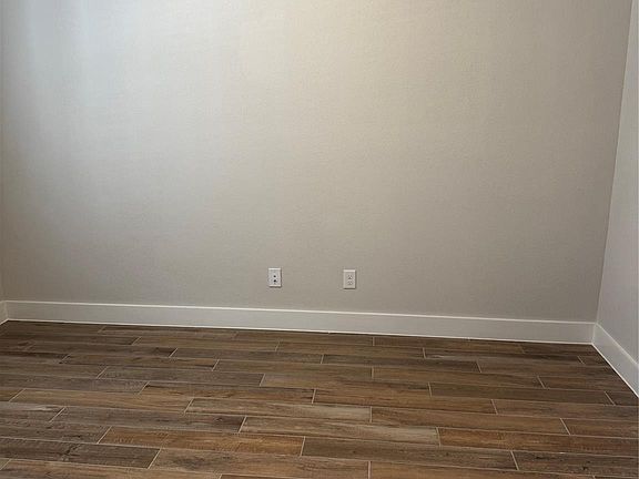 4th image of 359 Twin Lakes Blvd