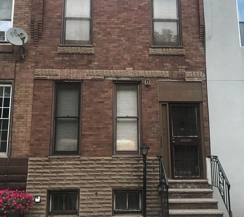 1st image of 2325 E Somerset St