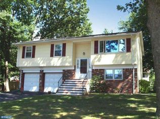 74 Deacon Dr, Hamilton, NJ 08619