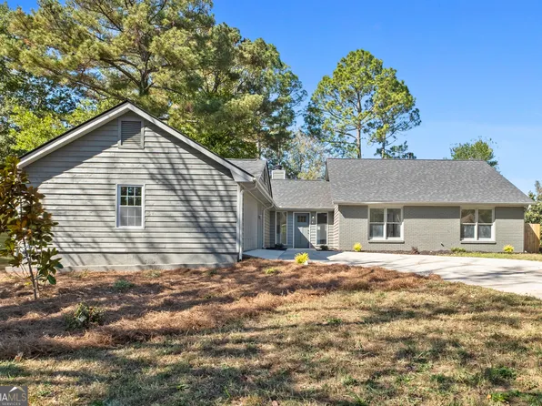 1603 Golf Link Dr, Stone Mountain, GA 30088