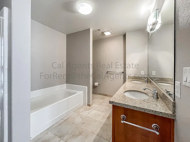 423 7th St #602 — Photo 17