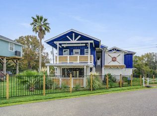 2108 Knollwood St, Kemah, TX 77565
