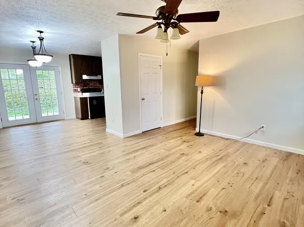 407 Shawnee Dr, Morgantown, WV 26508