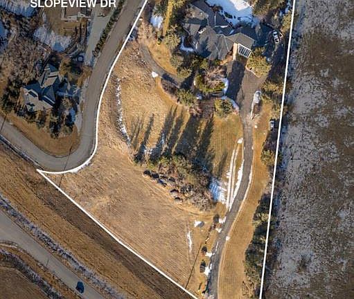 2nd image of 187 Slopeview Dr SW