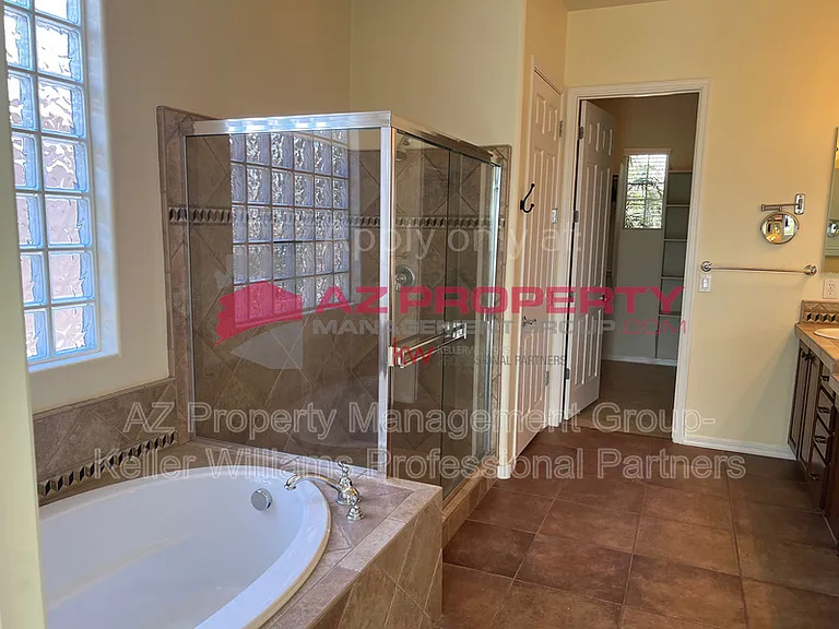 20540 N 268th Dr — Photo 15
