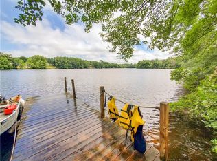 90 Spring St, Hope Valley, RI 02832