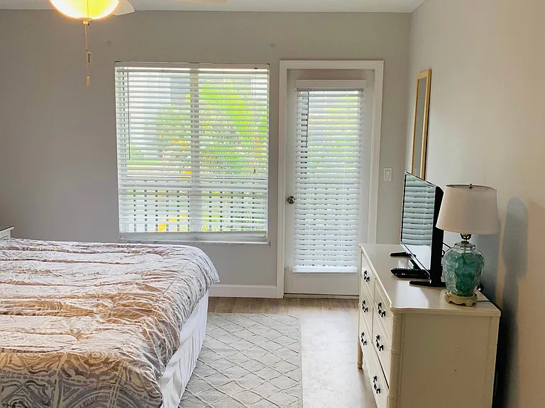 251 Fenwick Dr #7 — Photo 23