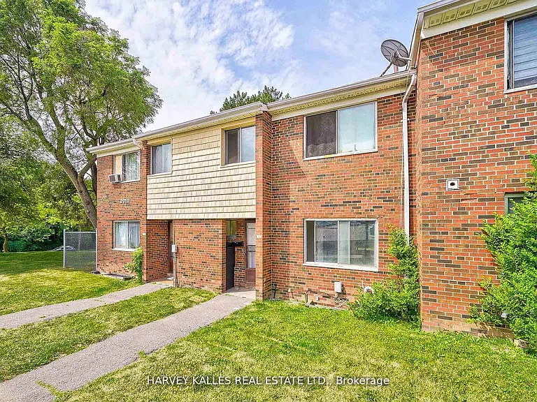 2000 Sheppard Ave W #Townhouse 511 — Photo 3