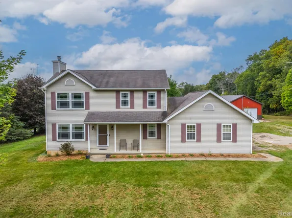 5582 Lakeview Blvd, Goodrich, MI 48438