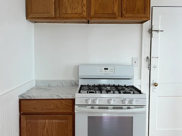 196 Reservation Rd #2 — Photo 13