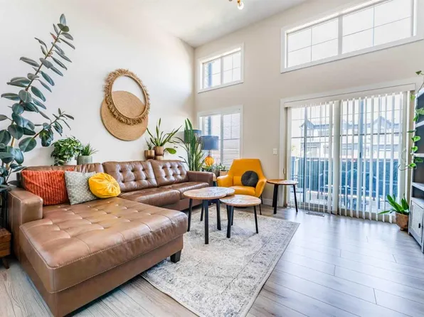 416 S Sage Hill Grv NW, Calgary, AB T3R 0Z8