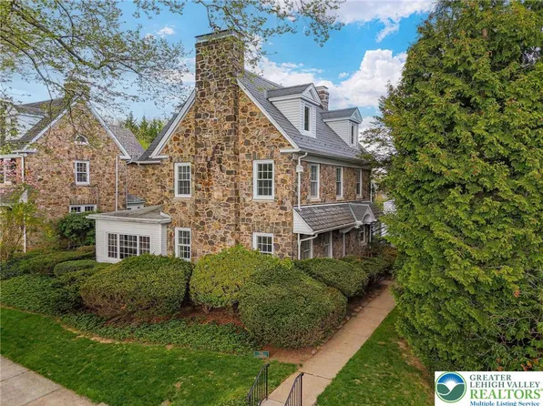 1716 Sycamore St, Bethlehem, PA 18017