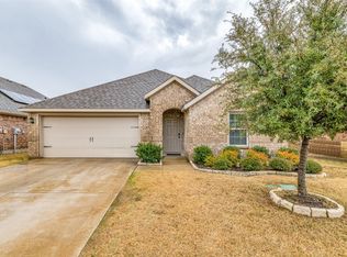 1050 Sadie St, Forney, TX 75126