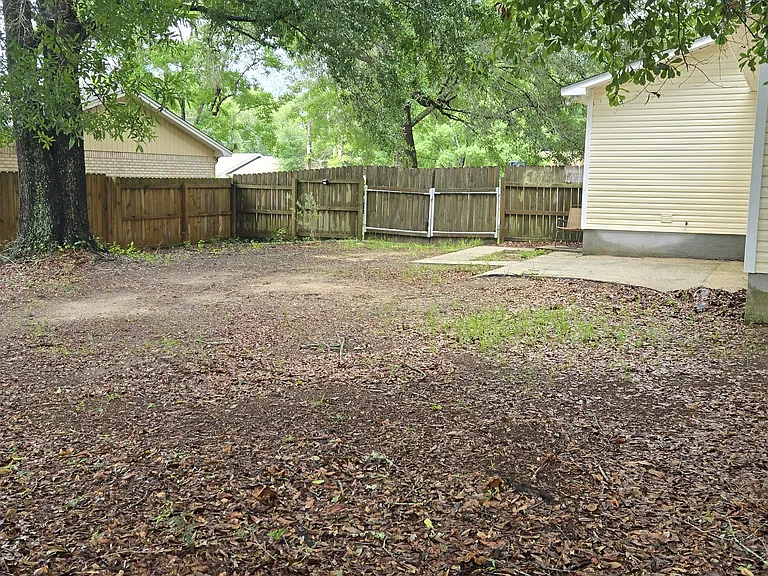 1087 New Haven Dr — Photo 14