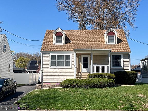 5th image of 180 Elmore Ave