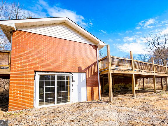 3rd image of 140 Joe Bray Rd