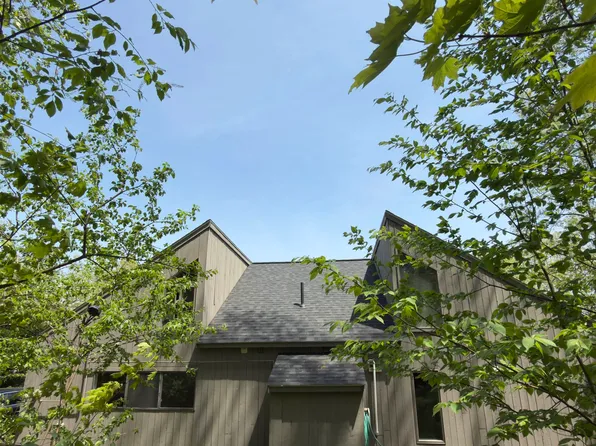 44 Coburn Woods Drive, Nashua, NH 03063