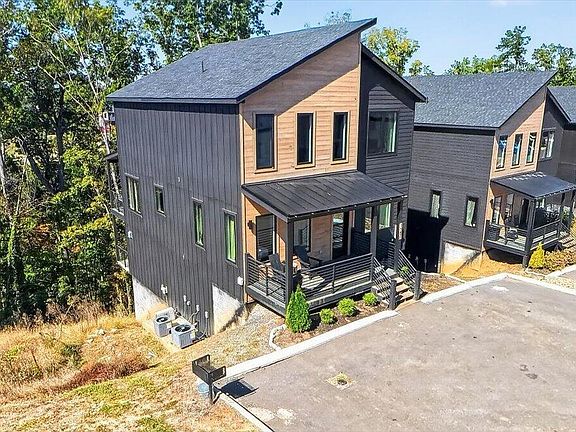 3rd image of 1301 Reedmont Way