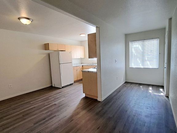 3rd image of 2028 Venus Ave APT B