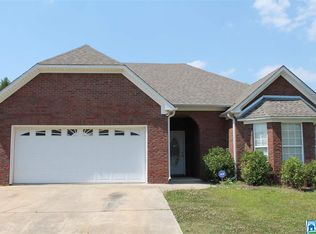 340 Oak Leaf Cir, Pell City, AL 35125