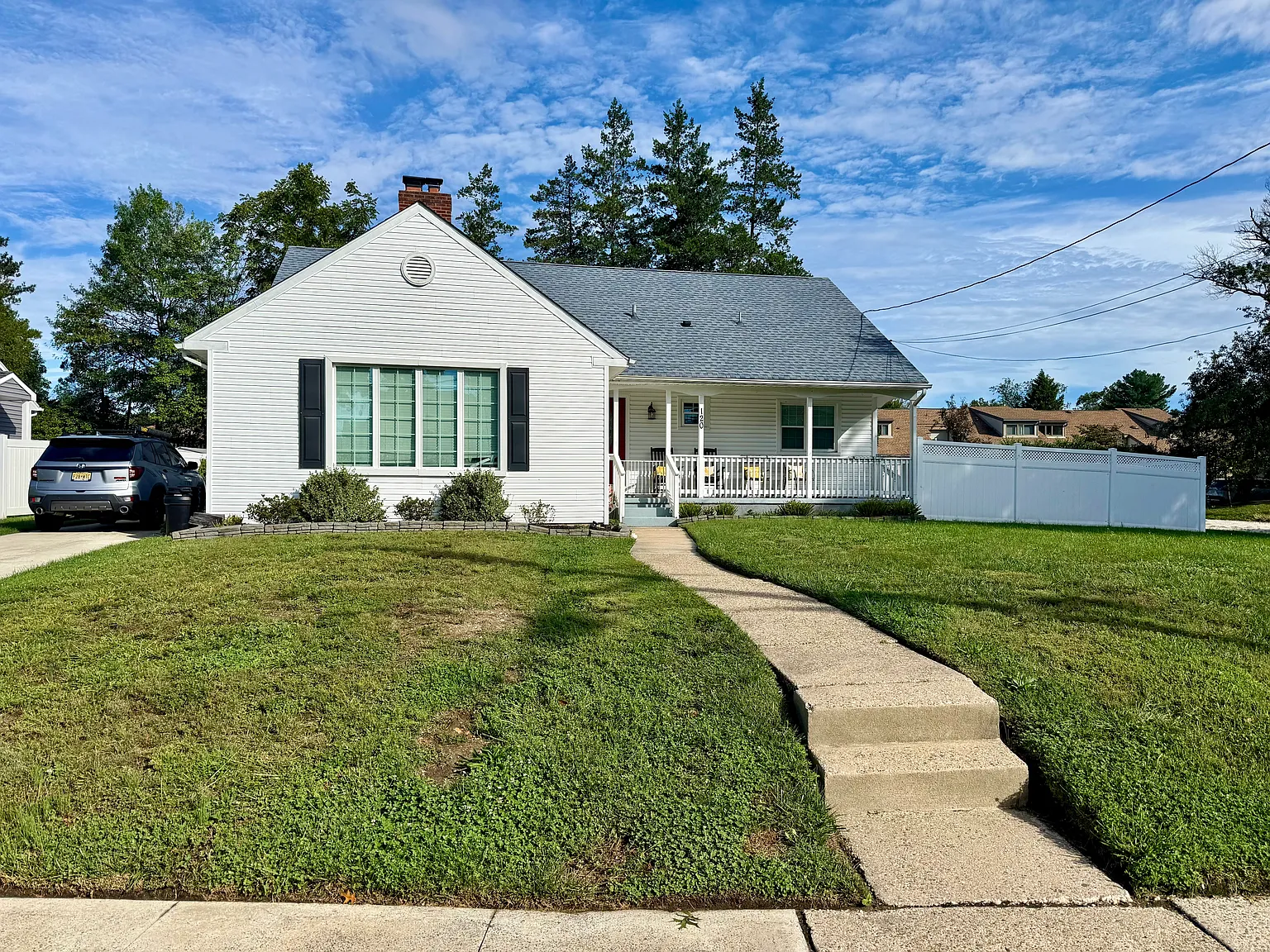 4 bed, 1932 sqft, $3,400 — Photo 1