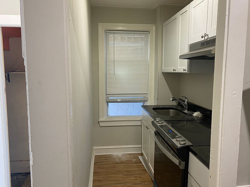 270 4th St Apartment Rentals Fall River, MA Zillow