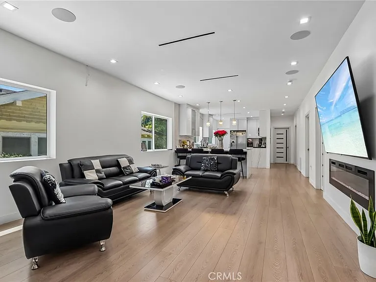 4432 Melbourne Ave — Photo 6