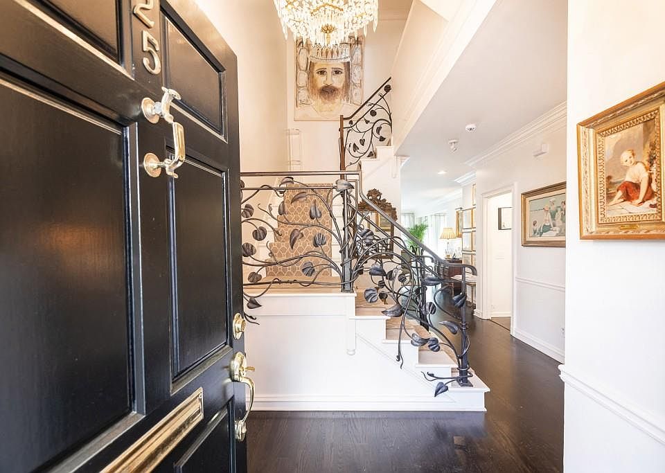 1st image of 2525 Peachtree Rd NE APT 25